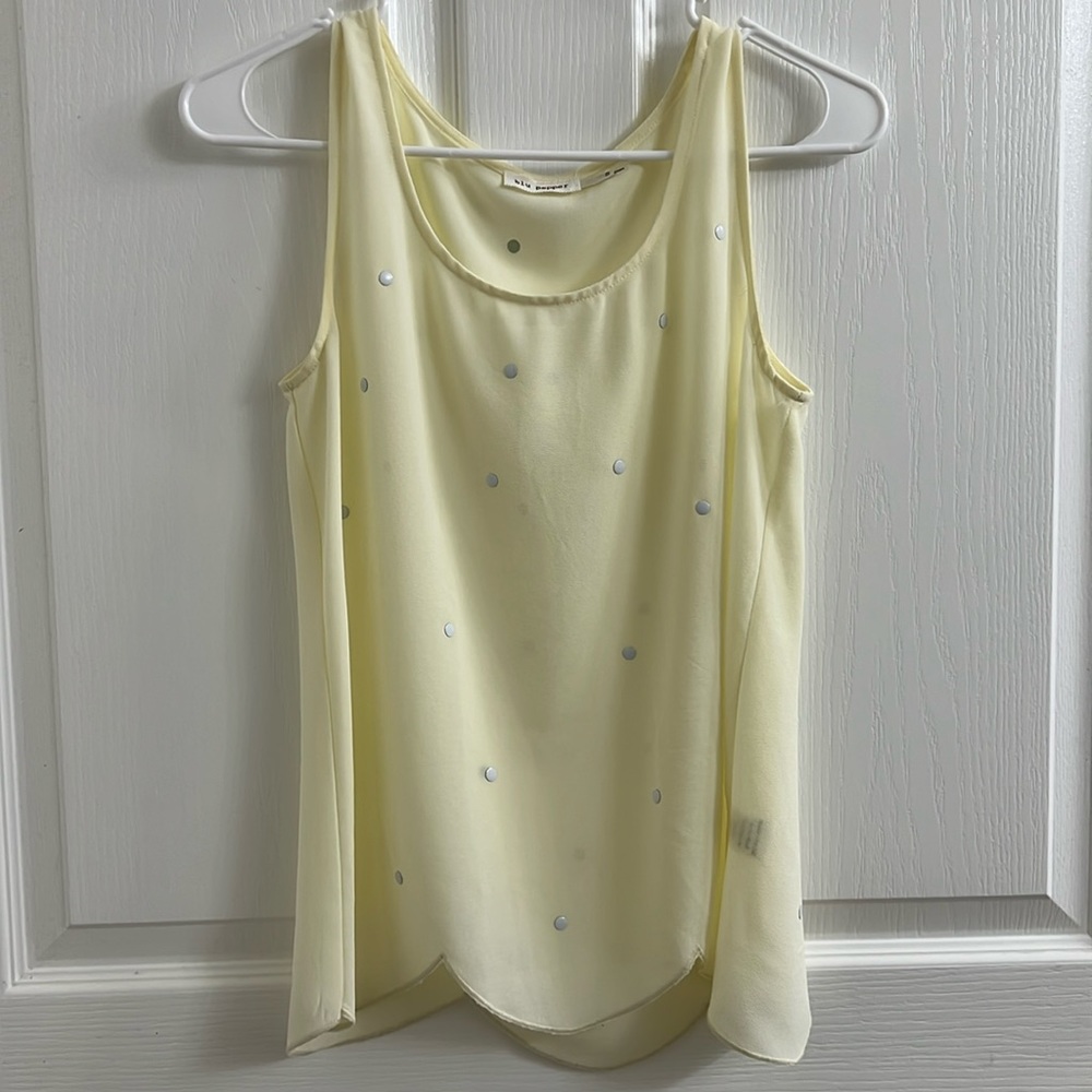 Women’s sleeveless blouse